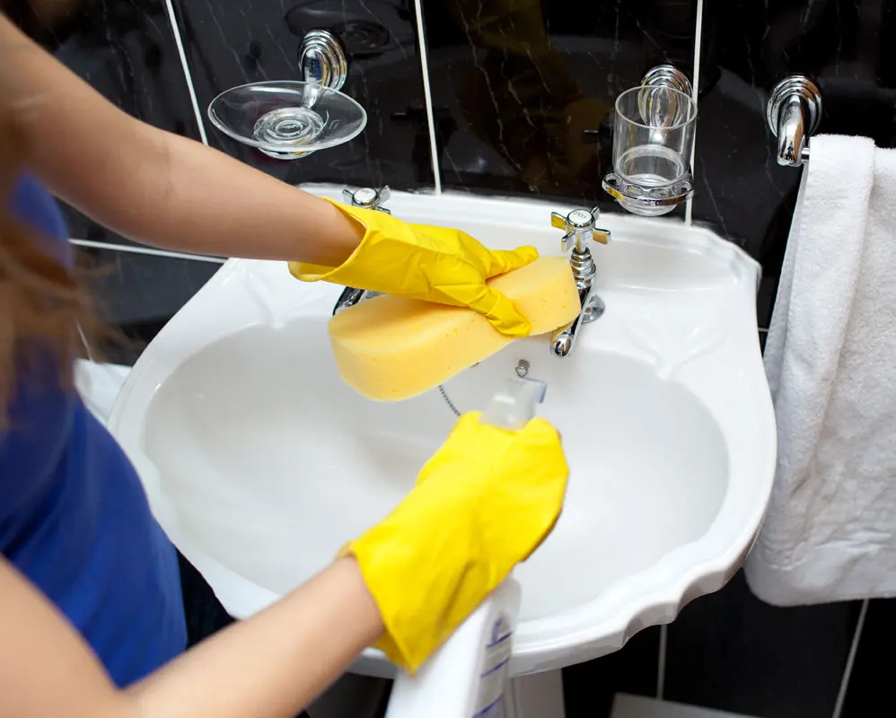 bathroom sink cleaning